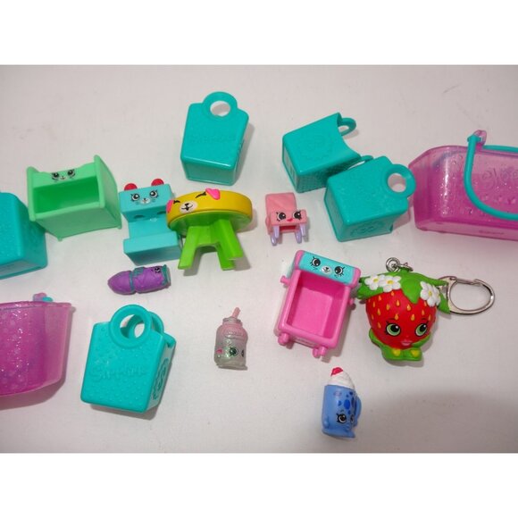 Shopkins Lot Set Smoothie Juice Truck With Shopkins With Baskets And - Picture 10 of 16